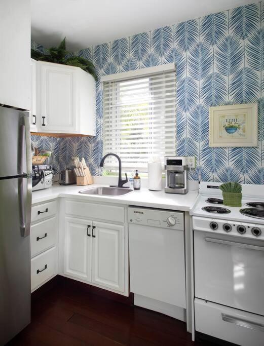 Duval Street Suite With Pool Key West Exteriör bild