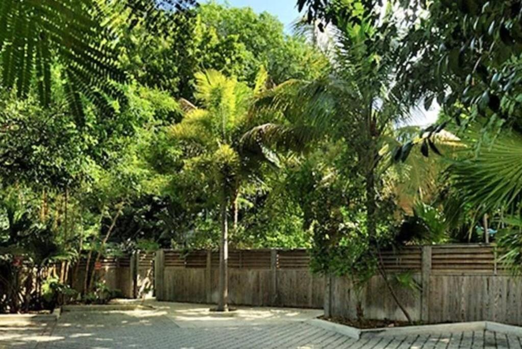 Duval Street Suite With Pool Key West Exteriör bild